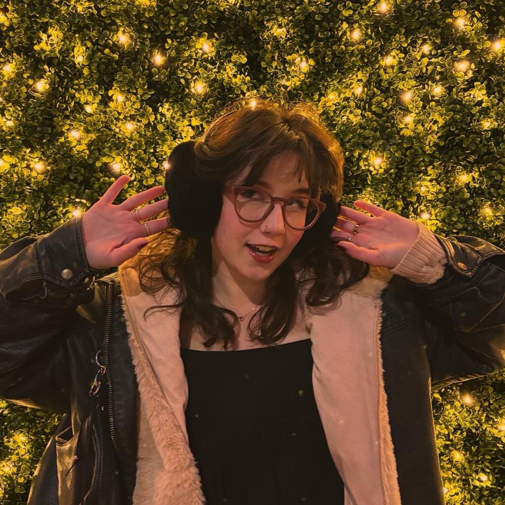 Meet your Posher, Leila